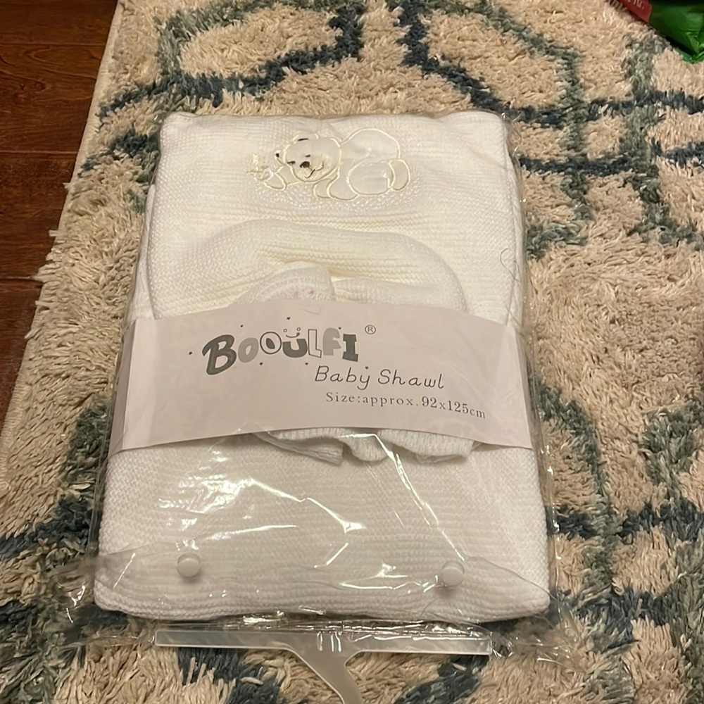 Booulfi baby shawl